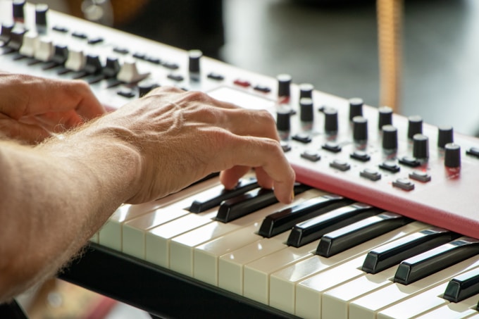 Keyboard & Piano